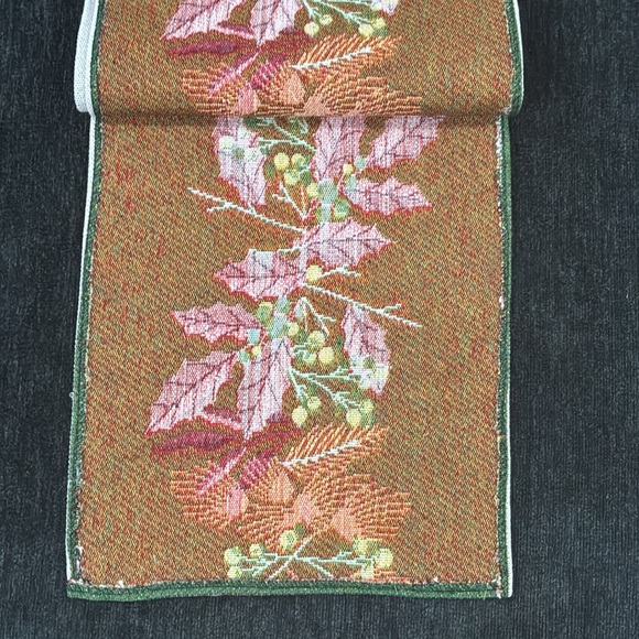 NWT Beautiful Tan- Green Holly & Red Berries Holiday Tapestry Table Runner 70x13 - Picture 12 of 13